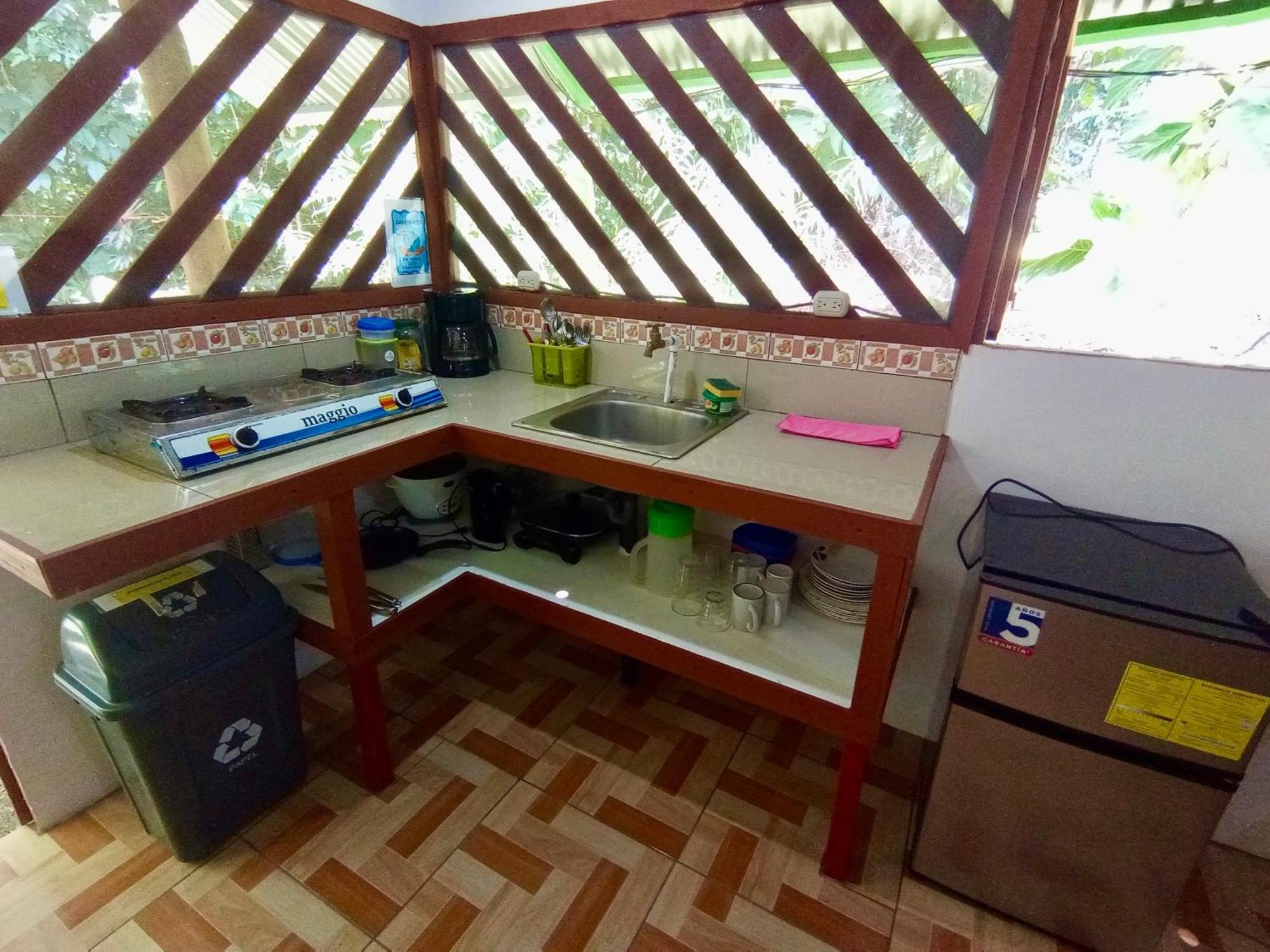 Alouatta Lodge Cahuita Esterno foto