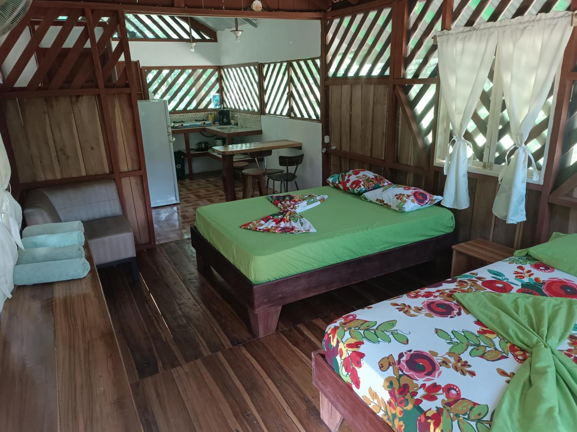 Alouatta Lodge Cahuita Esterno foto